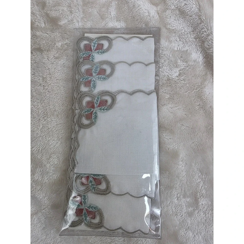 W C Imports Vintage Cocktail Napkins Set Embroidered Linen Blend‎ White Floral